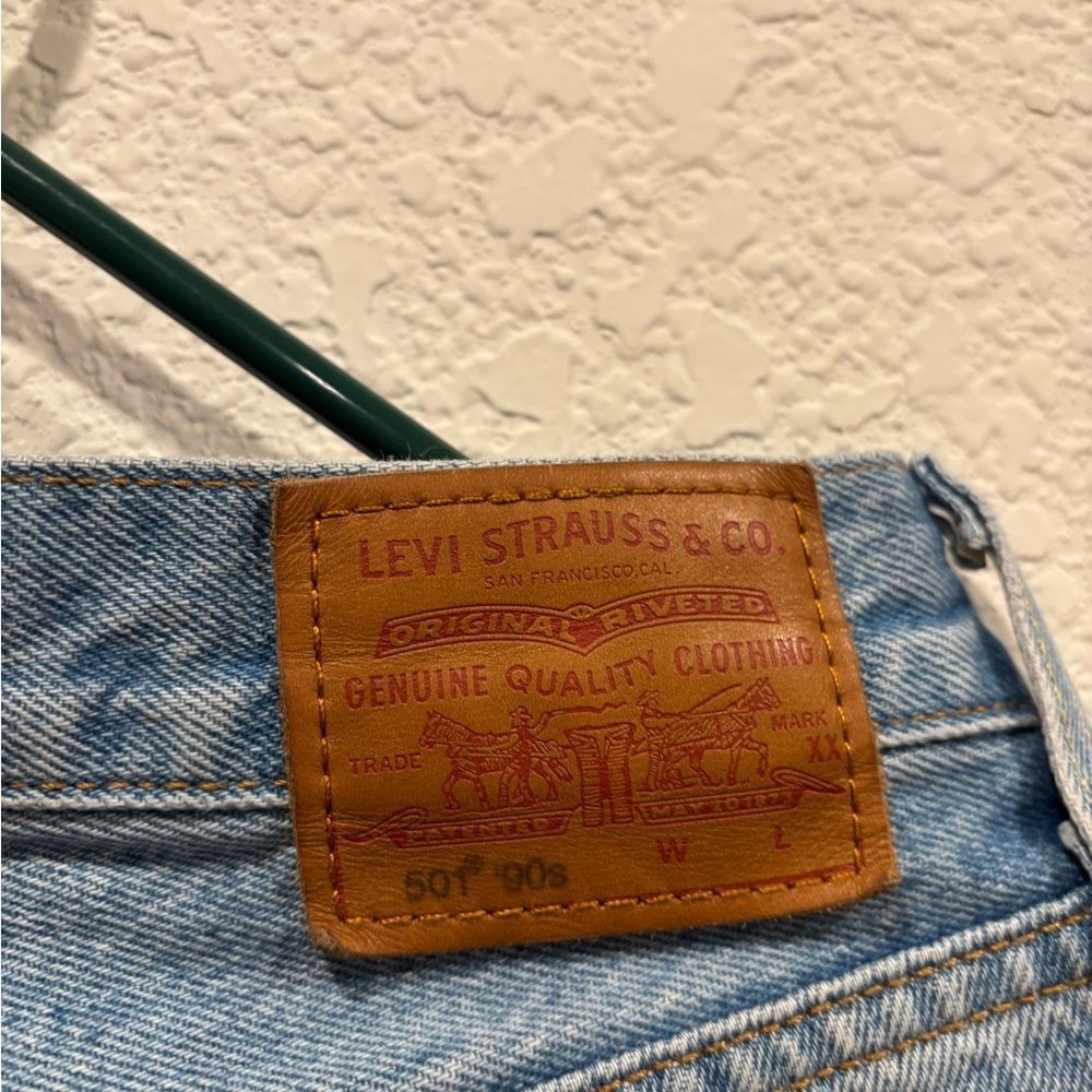 Levis 501 Jeans Womens Blue 90s Straight Button Fly High Rise Light Wash Y2k mom - Picture 3 of 4